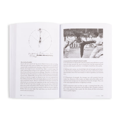 Bruce Lee Jeet Kune Do : A Comprehensive Guide to Bruce Lee's Martial Way